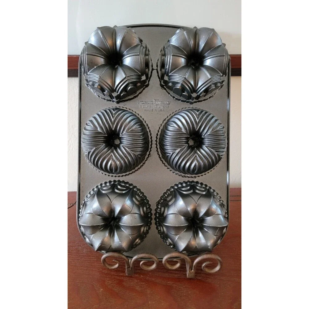 NORDIC WARE 6 Cup Mini Bundt Cake Pan Mold Heavy Cast Aluminum